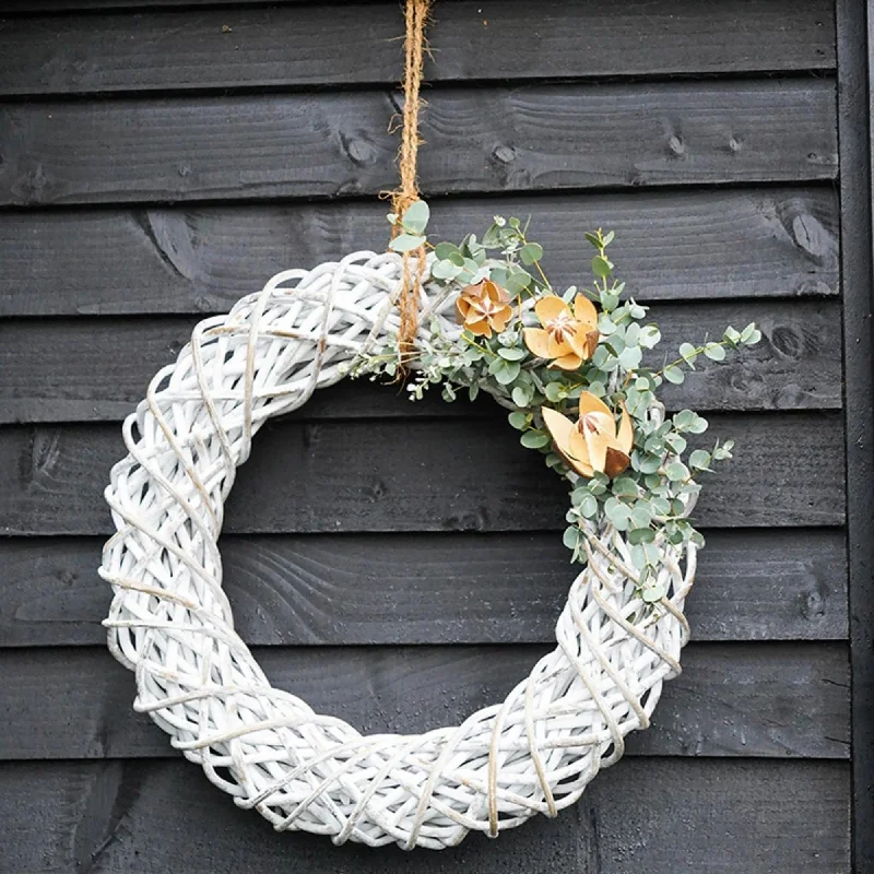 Rattan Wreath White